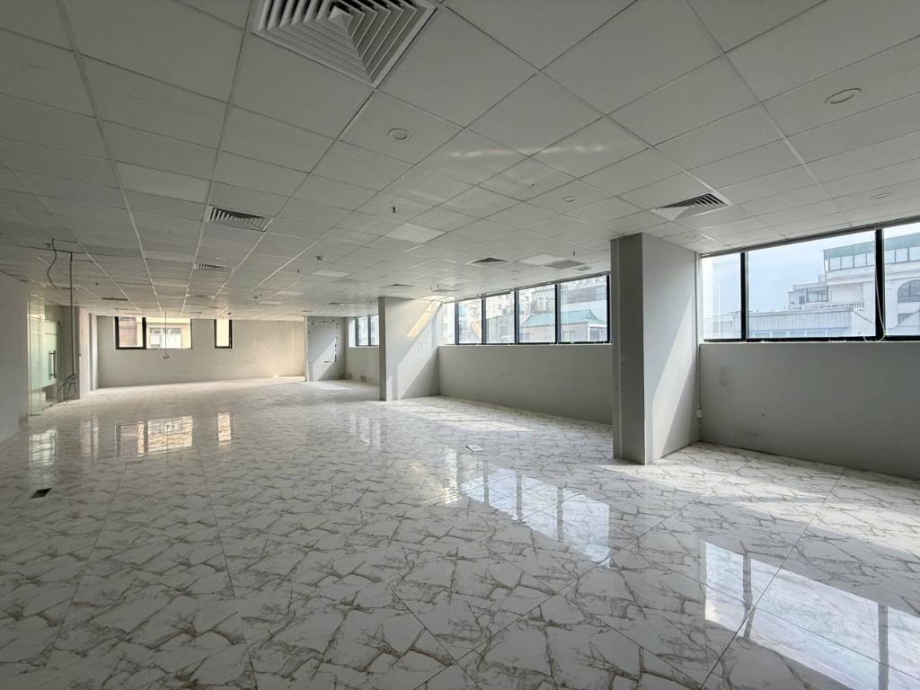 Cho thuê văn phòng Yên Hòa Park View – Vũ Phạm Hàm, DT 75m², 110m², 209m², trần cao, view thoáng